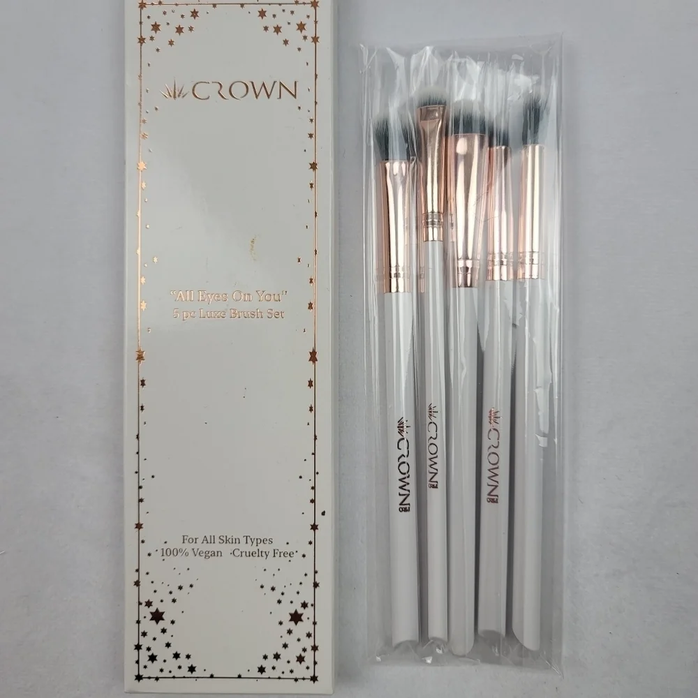 NWT Crown All eyes‎ on you vegan makeup brush set